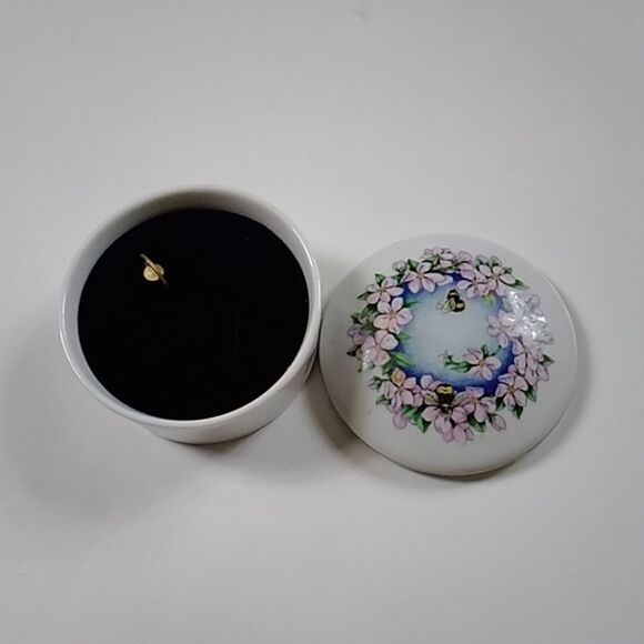 Songs Of Series Fine Porcelain 1985 Heritage House Music Box Series Home - Picture 1 of 5